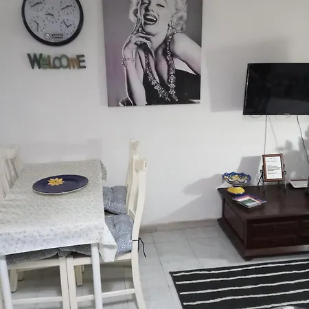 Domvs 84 3* トッレ・アンヌンツィアータ