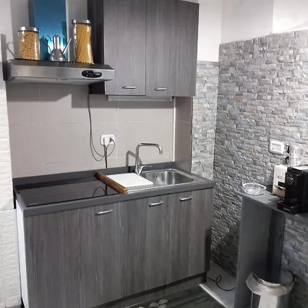 Domvs 84 ゲストハウス トッレ・アンヌンツィアータ